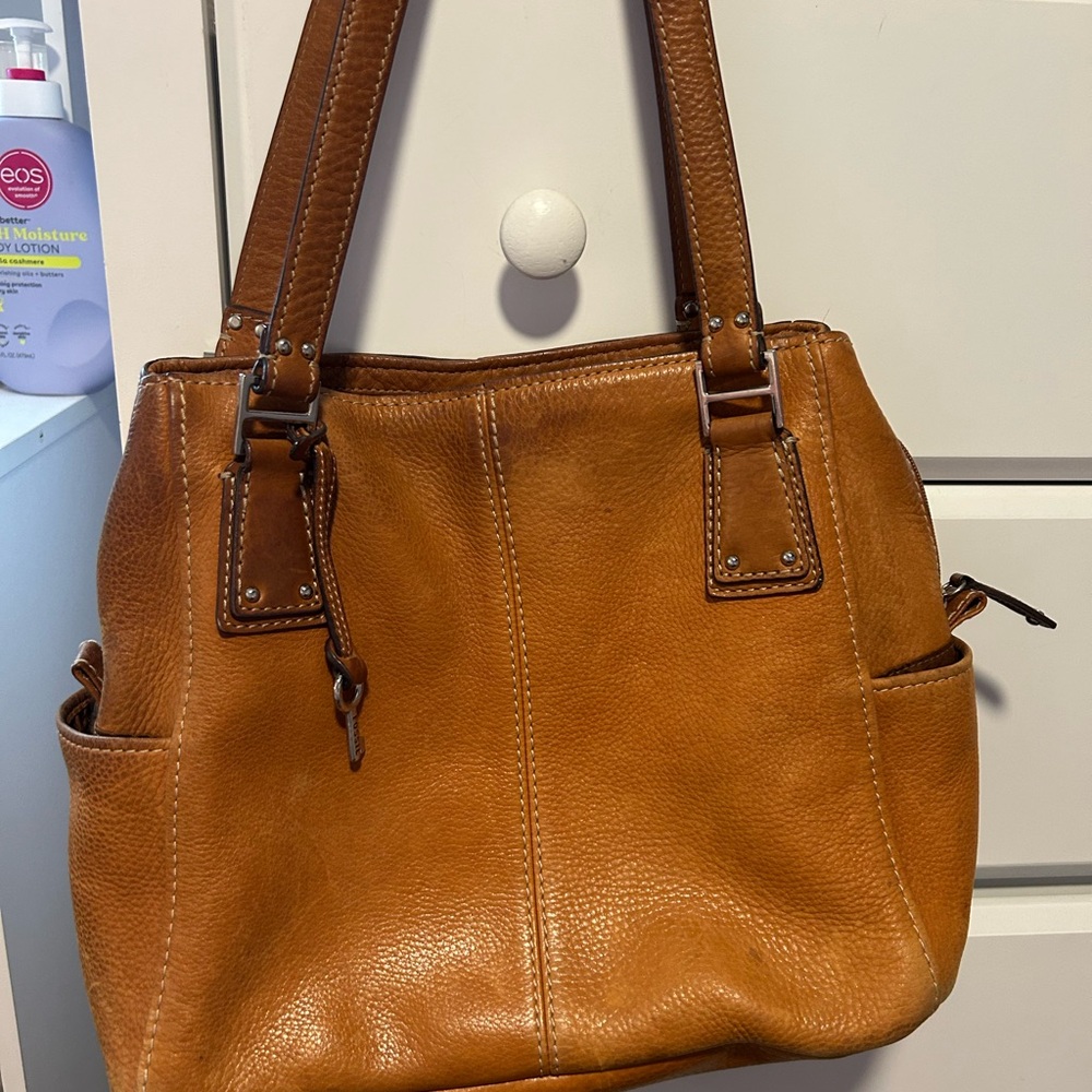 Elegant Tan Leather Tote Bag